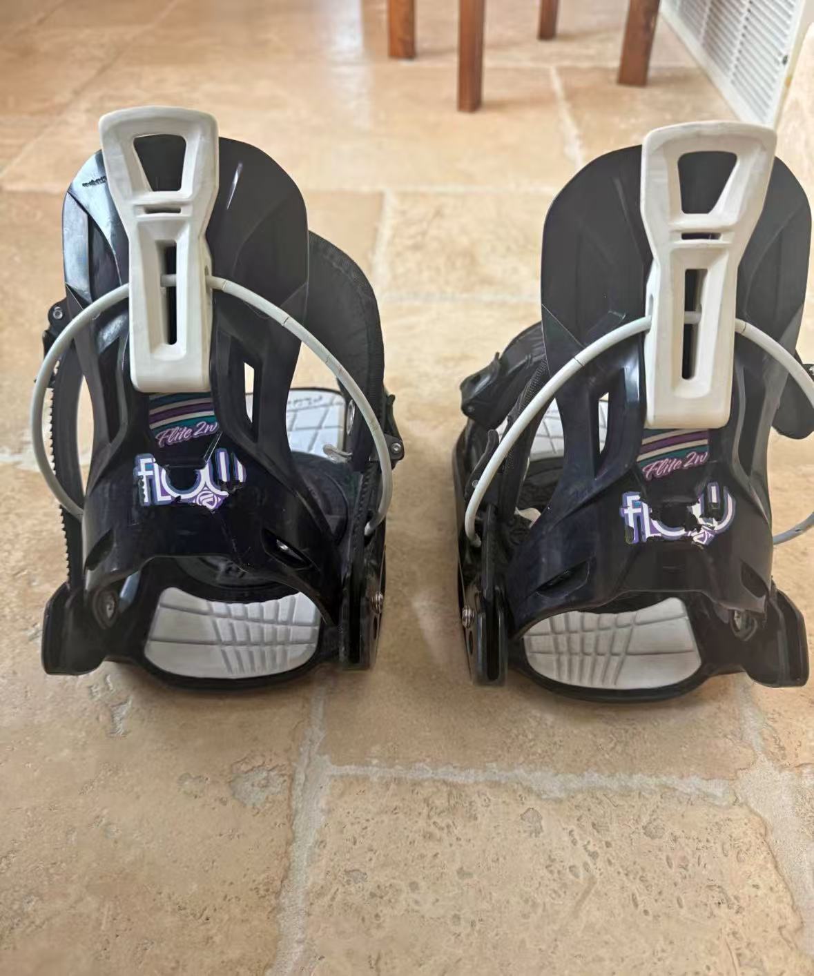 Flow snowboard bindings women’s girls small